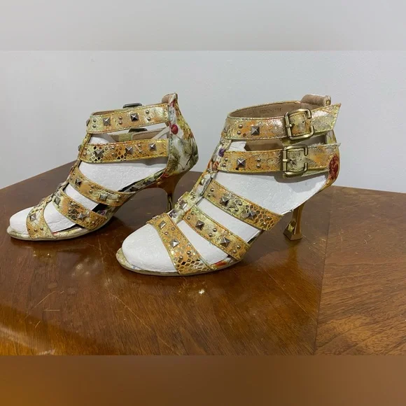 Spring Step Sandals - Picture 2 of 5